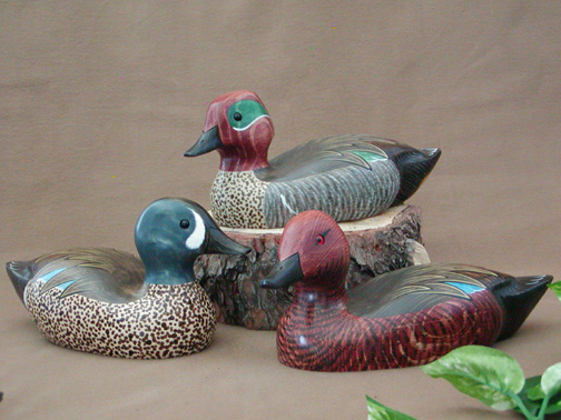 http://lakesidedecoys.com/images/images/tn_teal_group1.jpg